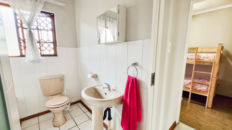 2 Bedroom Property for Sale in Langenhovenpark Free State